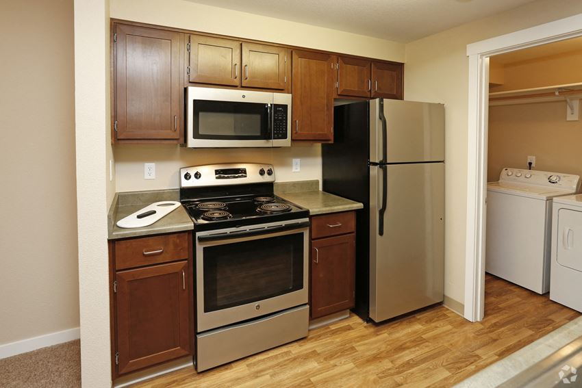 Commons At Avalon Park Apartments, 17000 SW Pacific Hwy, Tigard, OR
